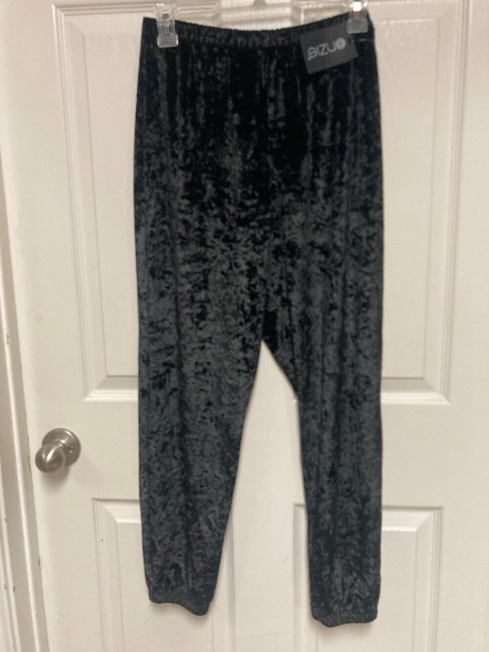 ONZIE Velvet Sweatpants New With Tags Black size M/L Women's